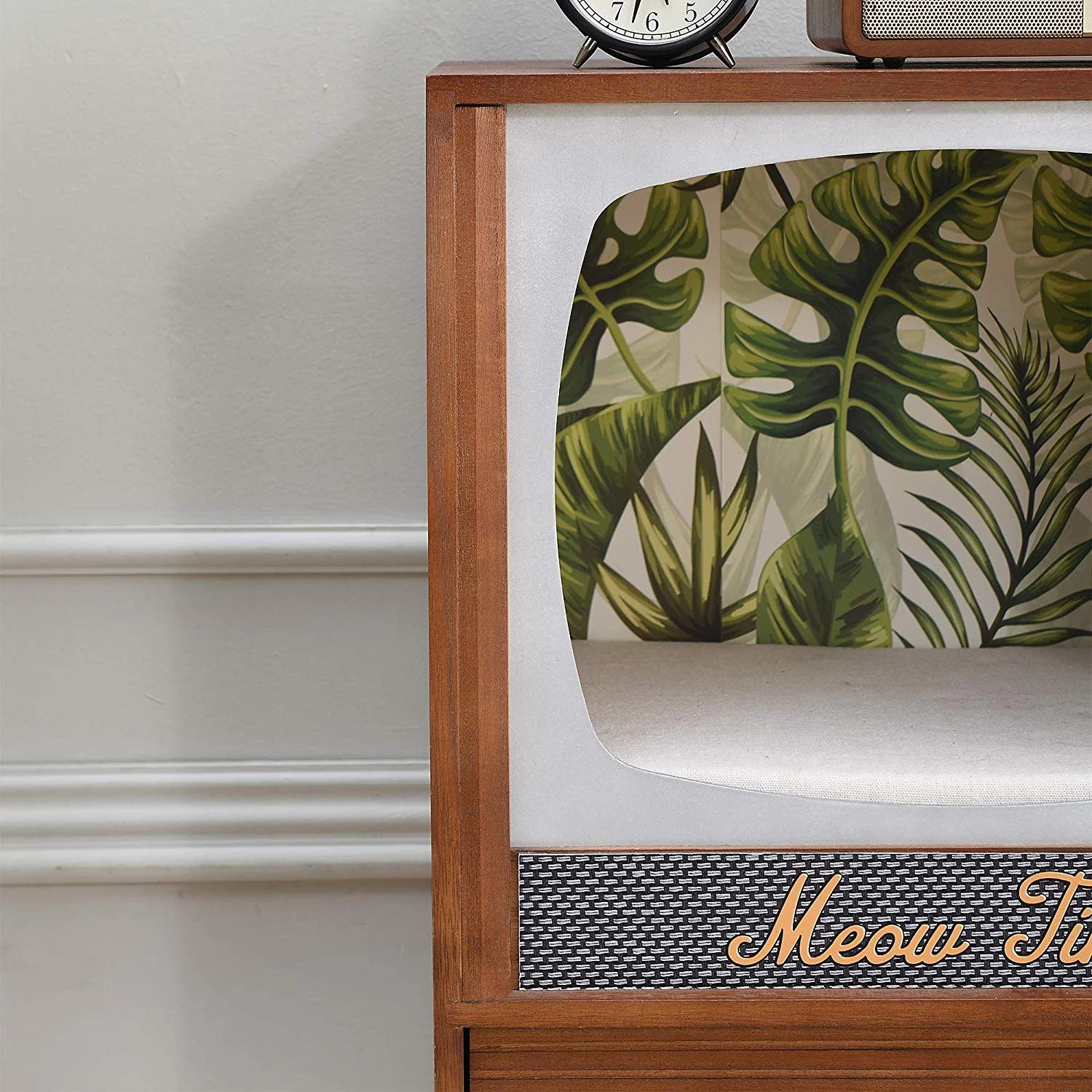 Vintage Style TV Cat Condo 9 Vintage Style TV Cat Condo - Image 7