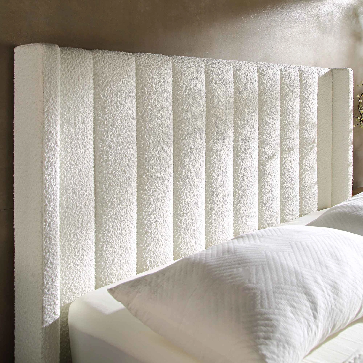 Wilton White Boucle Ottoman TV Bed 7 Wilton White Boucle Ottoman TV Bed - Image 5